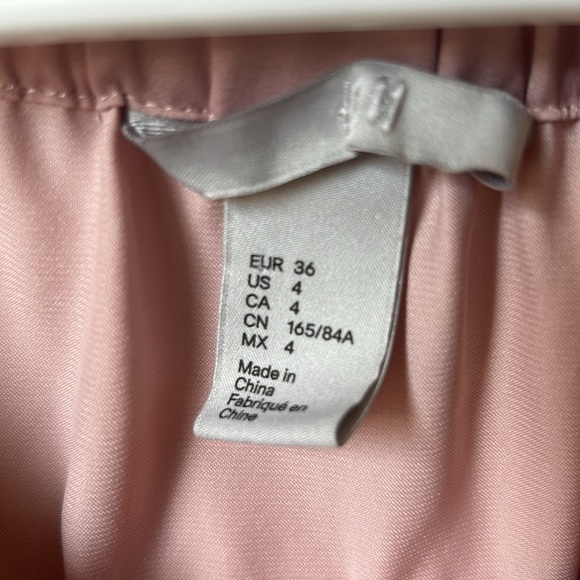 H&M off the shoulder top - Picture 3 of 3